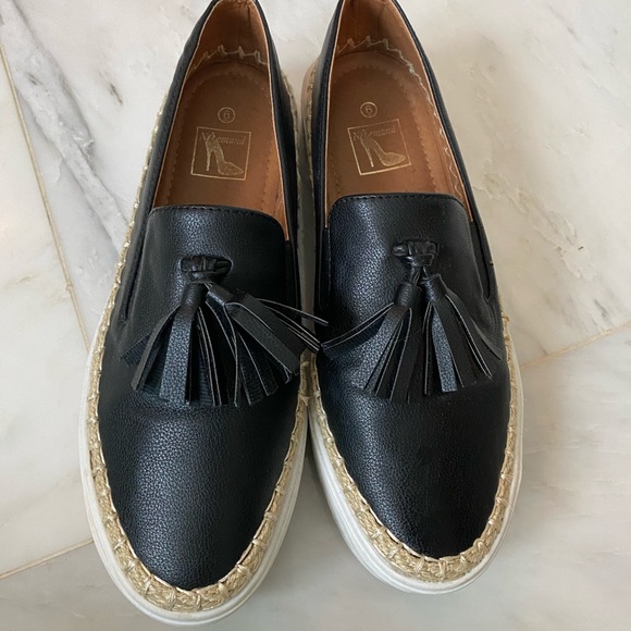 Shoes - Black Slides